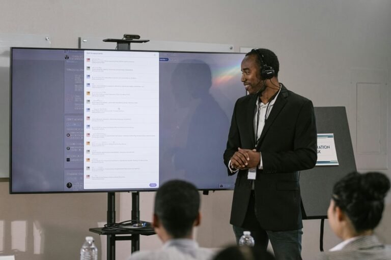 identifying online target audience